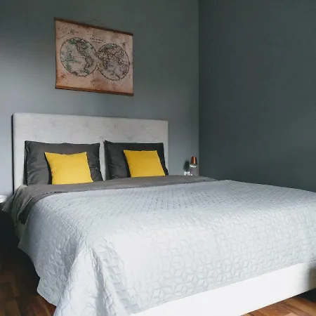 No. 2, House Oliver Apartment *